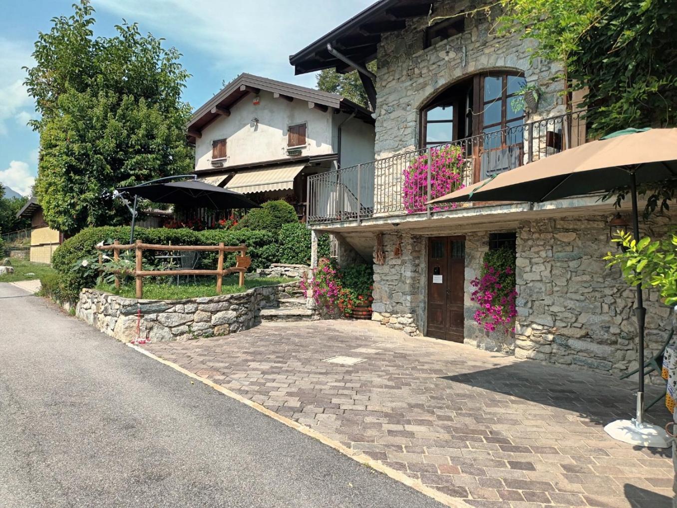 Farmhouse Of Grandfather Chek Bellagio Exterior photo